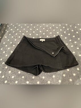 Love Tree Black Wrap-Front Skort